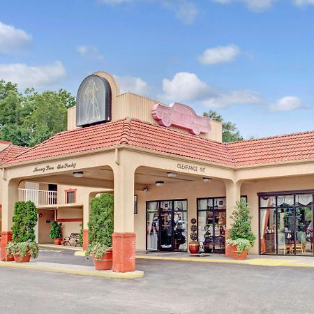Days Inn By Wyndham Memphis At Graceland Ngoại thất bức ảnh