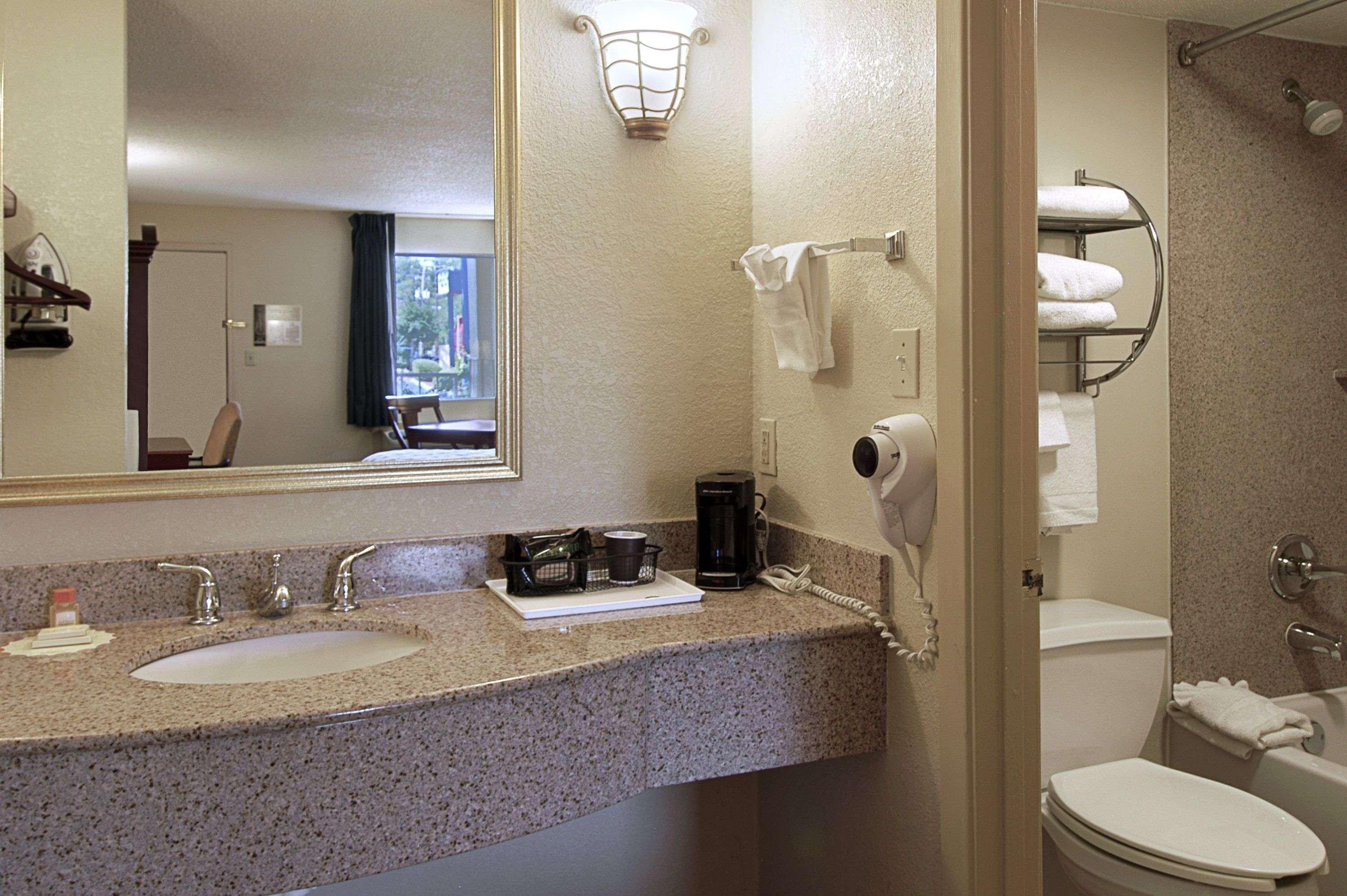 Days Inn By Wyndham Memphis At Graceland Ngoại thất bức ảnh